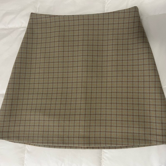 Aritzia Dresses & Skirts - Wilfred Mini Skirt in Tan